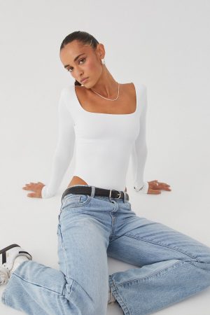Kare Yaka Yumuşak Dokulu Kumaş Uzun Kollu Bodysuit